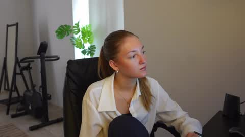 Anna and Lilly online show from August 9, 5:30 am