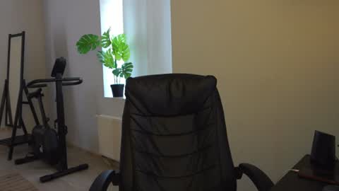 Anna and Lilly online show from August 9, 9:54 am