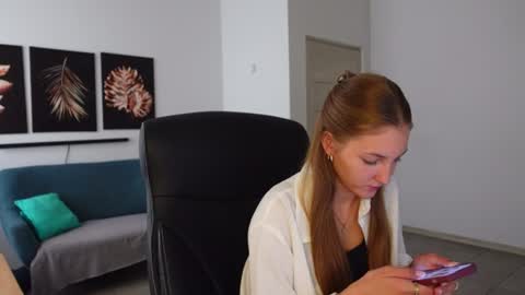 Anna and Lilly online show from August 15, 6:39 am