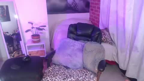 Lily online show from August 14, 2:59 am