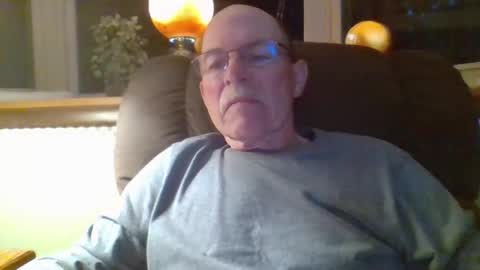 aguynrkfrd online show from June 10, 9:38 am
