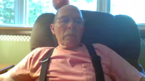 aguynrkfrd online show from July 4, 3:47 pm