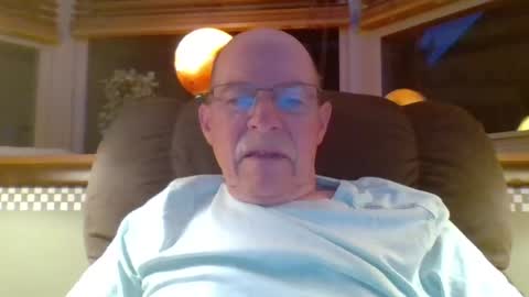 aguynrkfrd online show from July 6, 9:34 am
