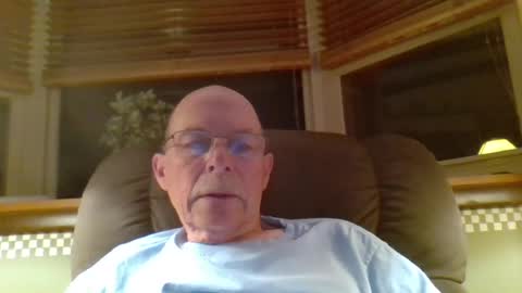aguynrkfrd online show from July 18, 9:32 am