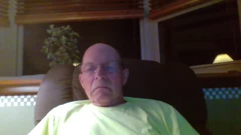aguynrkfrd online show from August 14, 9:46 am