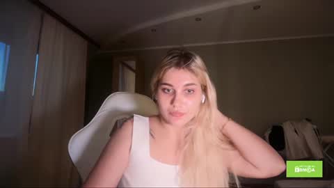 ah_hazyy online show from August 12, 11:18 pm