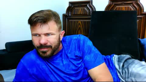 Blue Eyed Handsome Man online show from August 2, 11:44 pm
