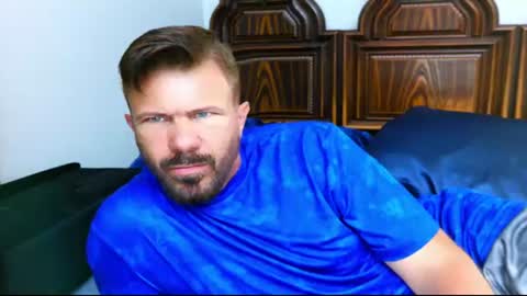 Blue Eyed Handsome Man online show from August 3, 5:20 pm