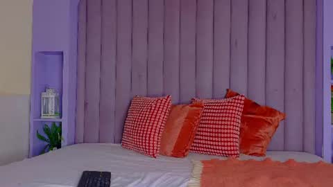 AHSLY online show from August 11, 7:27 pm