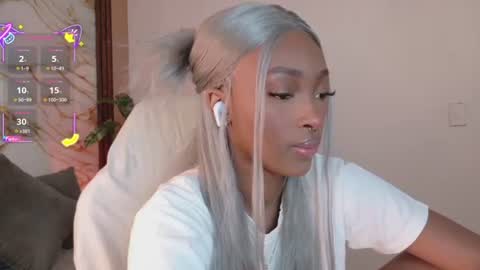 Ahvi Ebony online show from August 8, 2:17 pm