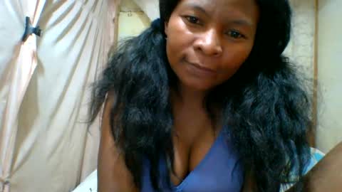 AichaDominix online show from August 9, 7:42 am