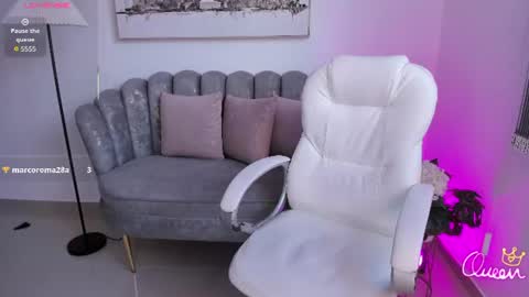 aida_adams online show from August 6, 2:38 pm