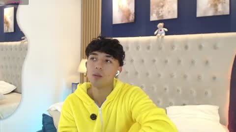 Aiden online show from August 5, 4:27 pm