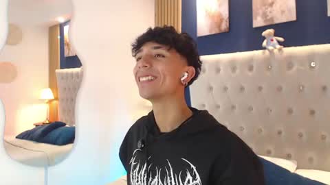 Aiden online show from August 6, 2:27 pm
