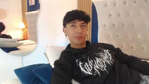 Aiden online show from August 6, 4:39 pm
