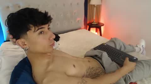 Aiden online show from August 8, 3:23 pm