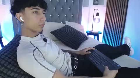 Aiden online show from August 14, 2:21 pm