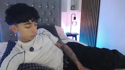 Aiden online show from August 14, 4:32 pm
