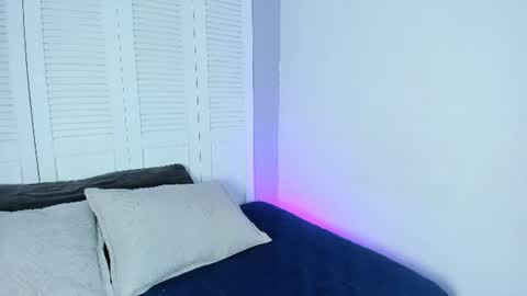 aikoo__1 online show from August 10, 6:42 pm