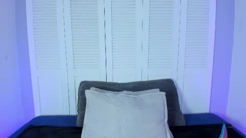 aikoo__1 online show from August 14, 1:15 pm