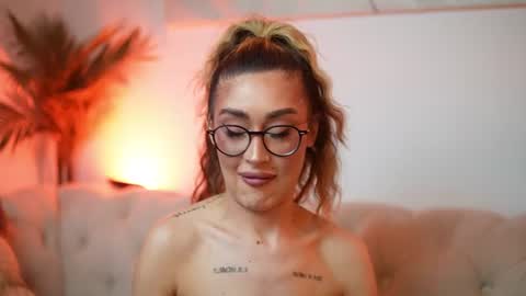  Aileen  online show from August 5, 9:46 pm