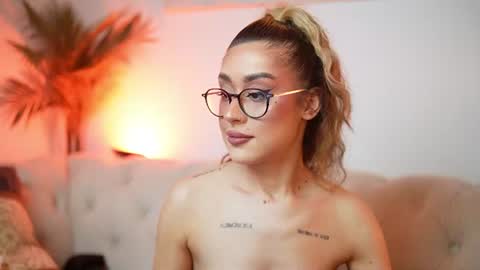  Aileen  online show from August 5, 10:52 pm