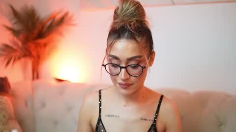  Aileen  online show from August 8, 2:22 am