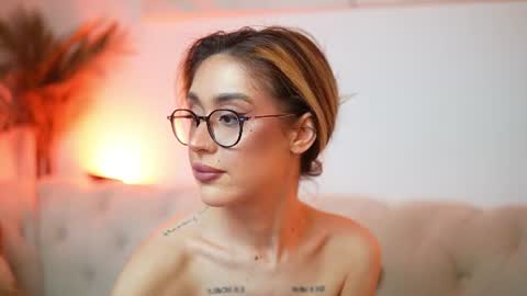  Aileen  online show from August 9, 2:01 am