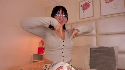 Aily Yozuko online show from August 7, 4:23 am