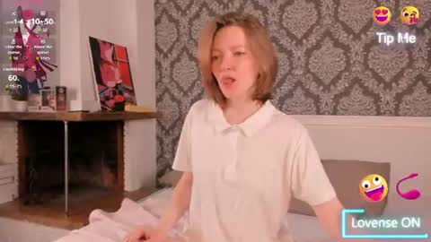 Sofia help me get 50 thumbs up online show from August 12, 6:16 am