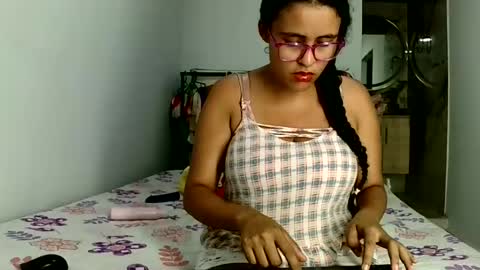 aisha_koswell3 online show from August 25, 12:51 am