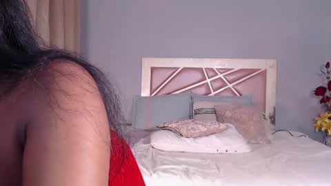 Aisha online show from August 1, 2:45 pm
