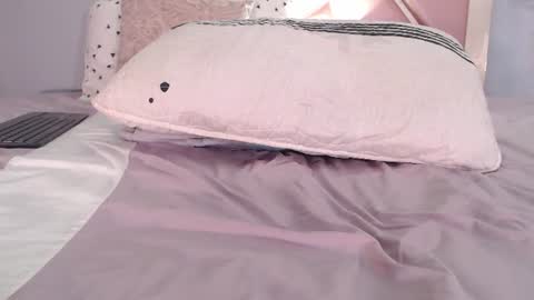 Aisha online show from August 8, 2:50 pm