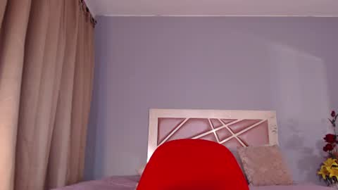 Aisha online show from August 11, 5:15 pm