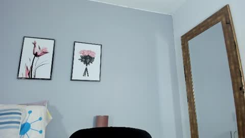 Aisha online show from August 13, 3:48 pm