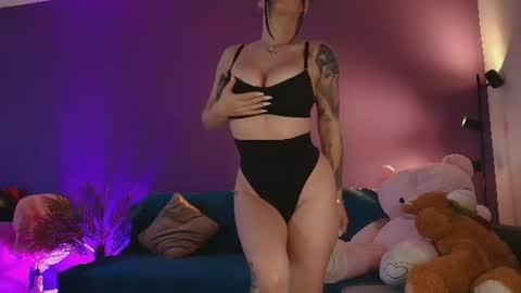 AishaAya online show from July 30, 8:10 am