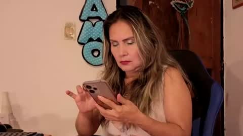Aisha online show from August 13, 4:32 pm
