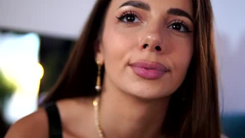 Aisha online show from August 6, 1:21 pm