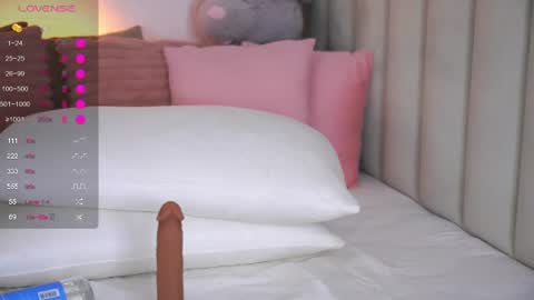 Aisha online show from August 4, 8:06 pm