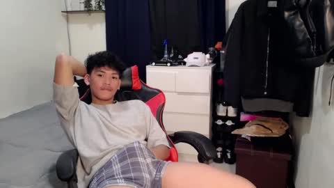 aj_daksxx online show from August 8, 3:45 pm