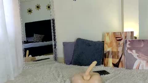 Akemi online show from June 14, 2:58 pm