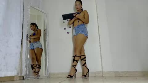 Akemi online show from July 12, 7:04 am