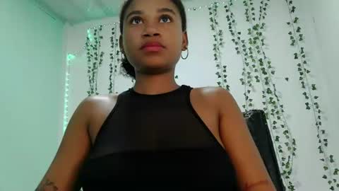 akemy_saunderz online show from July 21, 5:33 am