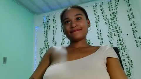 akemy_saunderz online show from July 22, 6:16 am