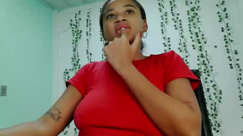 akemy_saunderz online show from August 1, 6:08 am
