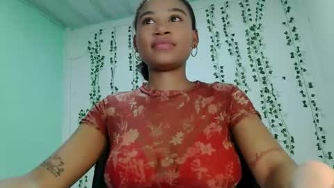 akemy_saunderz online show from August 3, 7:32 pm
