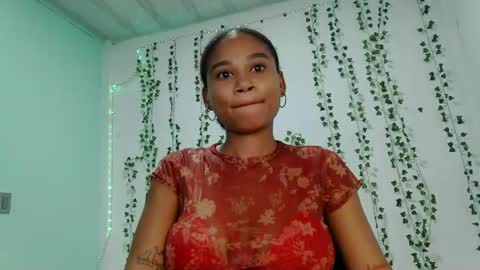 akemy_saunderz online show from August 4, 4:53 am