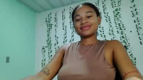akemy_saunderz online show from August 9, 6:03 am