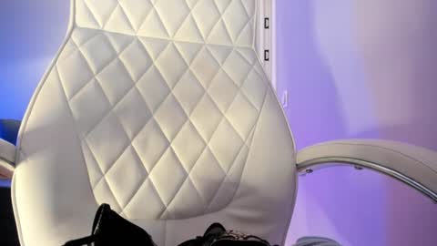 Akura is here 3 online show from August 3, 7:15 am