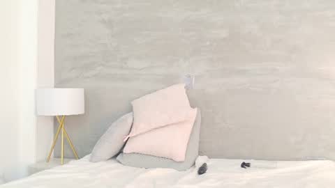alaia_colins online show from August 15, 3:54 am